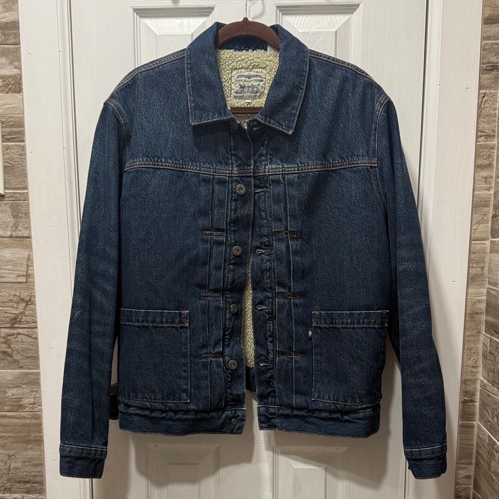 NWT Men’s Levi’s Denim Jacket with Sherpa Lining
